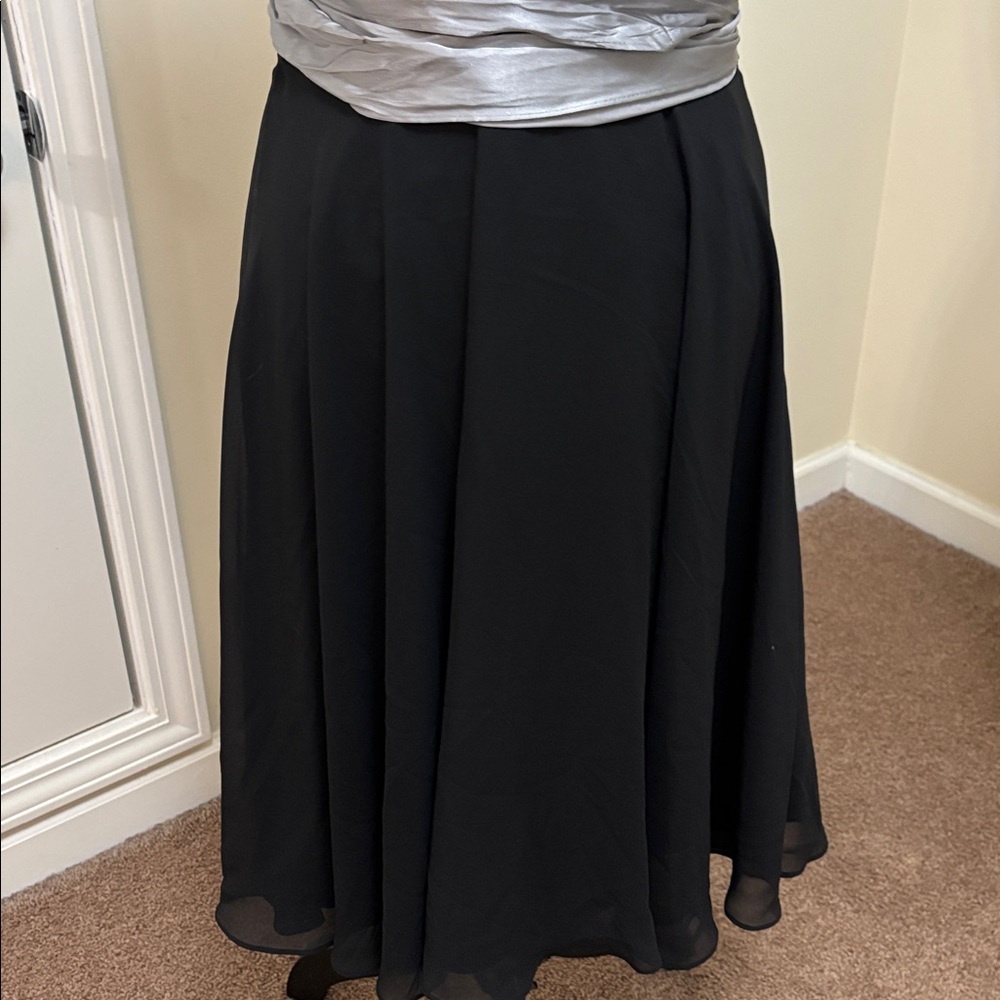 Elegant Black and Silver Women's Dress by Dress Barn size 8 - Picture 3 of 10